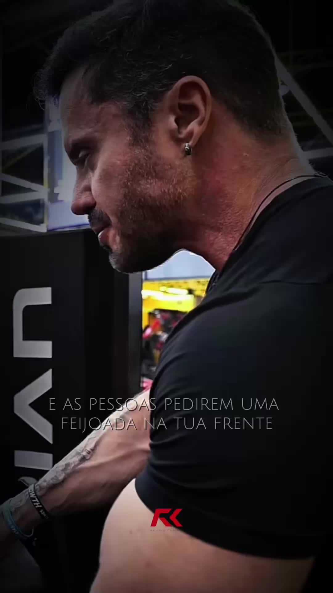 🚨 O ambiente molda a pessoa, isso é fato. Se você está em um lugar que te puxa pra baixo e não consegue sair dele agora, vai precisar ser forte. É exatamente nesse tipo de situação que poucos resistem e a maioria se entrega. Mas se você aguentar firme, crescer no meio da pressão e se blindar contra as influências negativas, vai se tornar diferente da maioria. Porque quem aprende a vencer mesmo em ambientes desfavoráveis, se torna imparável em qualquer lugar.