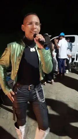 Y Baila Mi Amor..🙏🎤✌️ #DiosyUniverso  #andyuribeelcantante  #Amorpropio  #musicatropicalbailable 