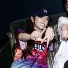 she's insane... #huhyunjin #lesserafim #foryou #foryourepage #fyp 