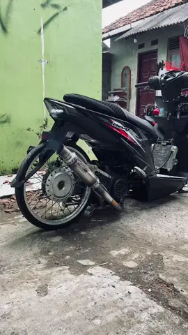 semangat ini masih ada❤️‍🔥@DRS RACING MUFFLER #fyp #kyrickstyle #beatdeluxemodifikasi #beatr17style #drsracingmuffler 