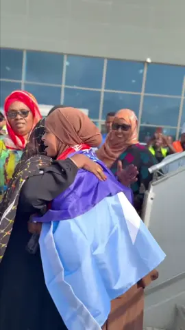 Feeryahanada Soomaaliya @Ramla Ali oo si weyn loogu soo dhaweeyay Magaaalda Muqdisho