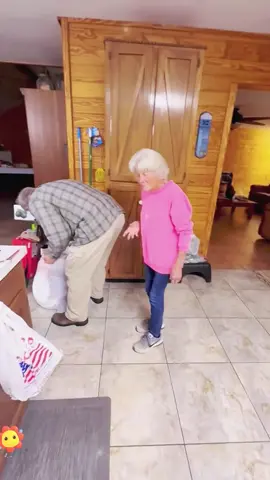 Spending a lifetime together❤️❤️❤️#oldcouple#oldpeopleinlove#old #geandma #oldlove