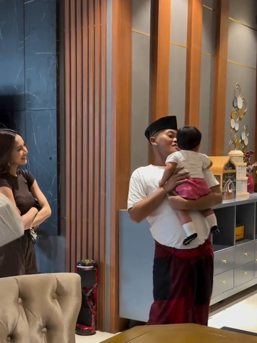 tatapan ibu lini ke selina 🫶🏻🥹❣️