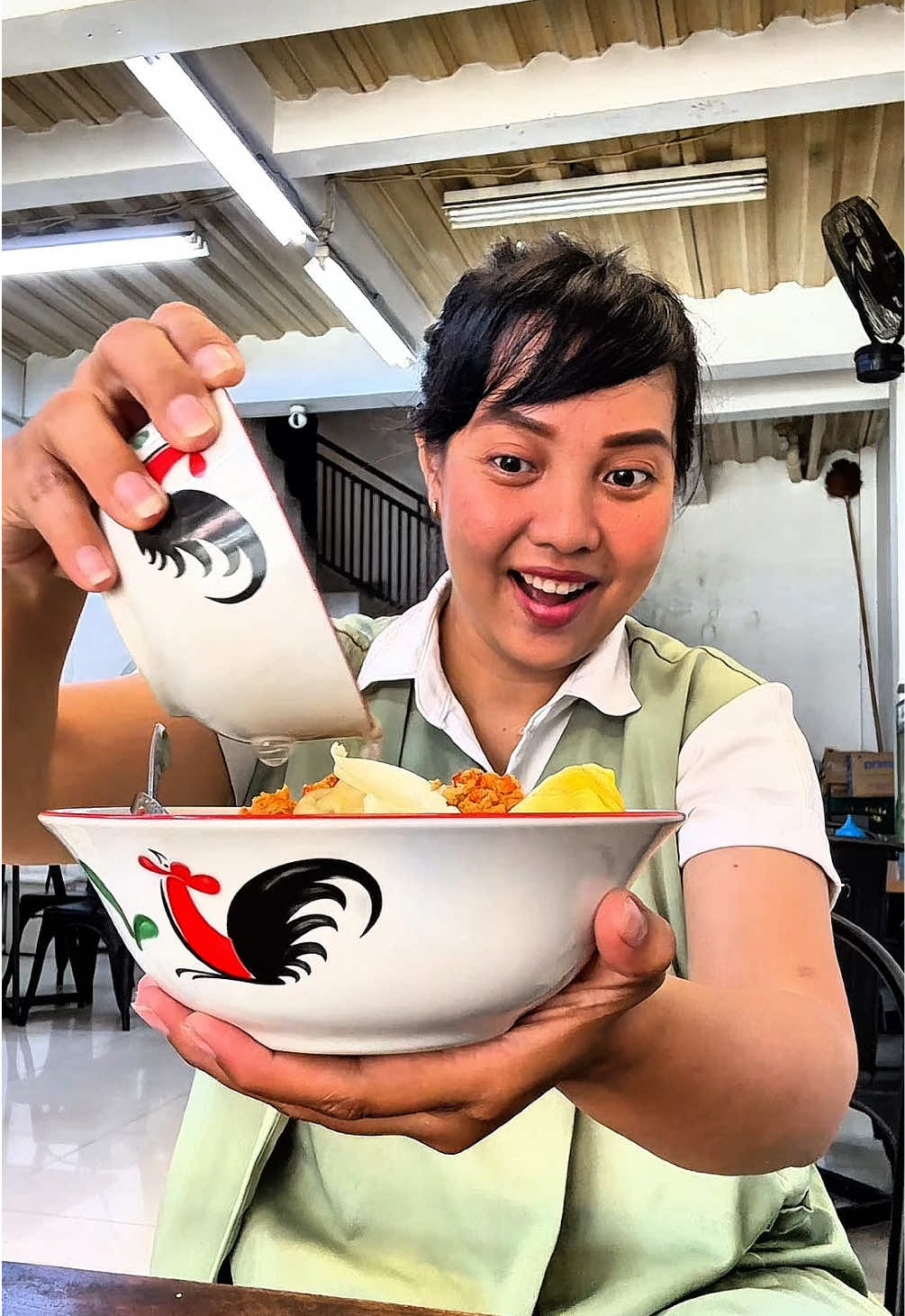 Bakmi Asli Dari Pabrik Bandung ✨  Cobain mie dengan menu yang wajib dicoba : Mie Rica special , Yamin special, bakso goreng , nori roll, gyoza Seluruh bahan 100% halal. Sudah ada 3 outlet : Depok : Jl Margoonda Raya No 239 Bintaro : Fresh Market Emerald kios PE-KL 03  Bekasi : Ruko Taman Aster 23, Grand Galaxy Part of @Komunitas Kuliner Jabodetabek  #rekomenforyou #miebandungpaskal 