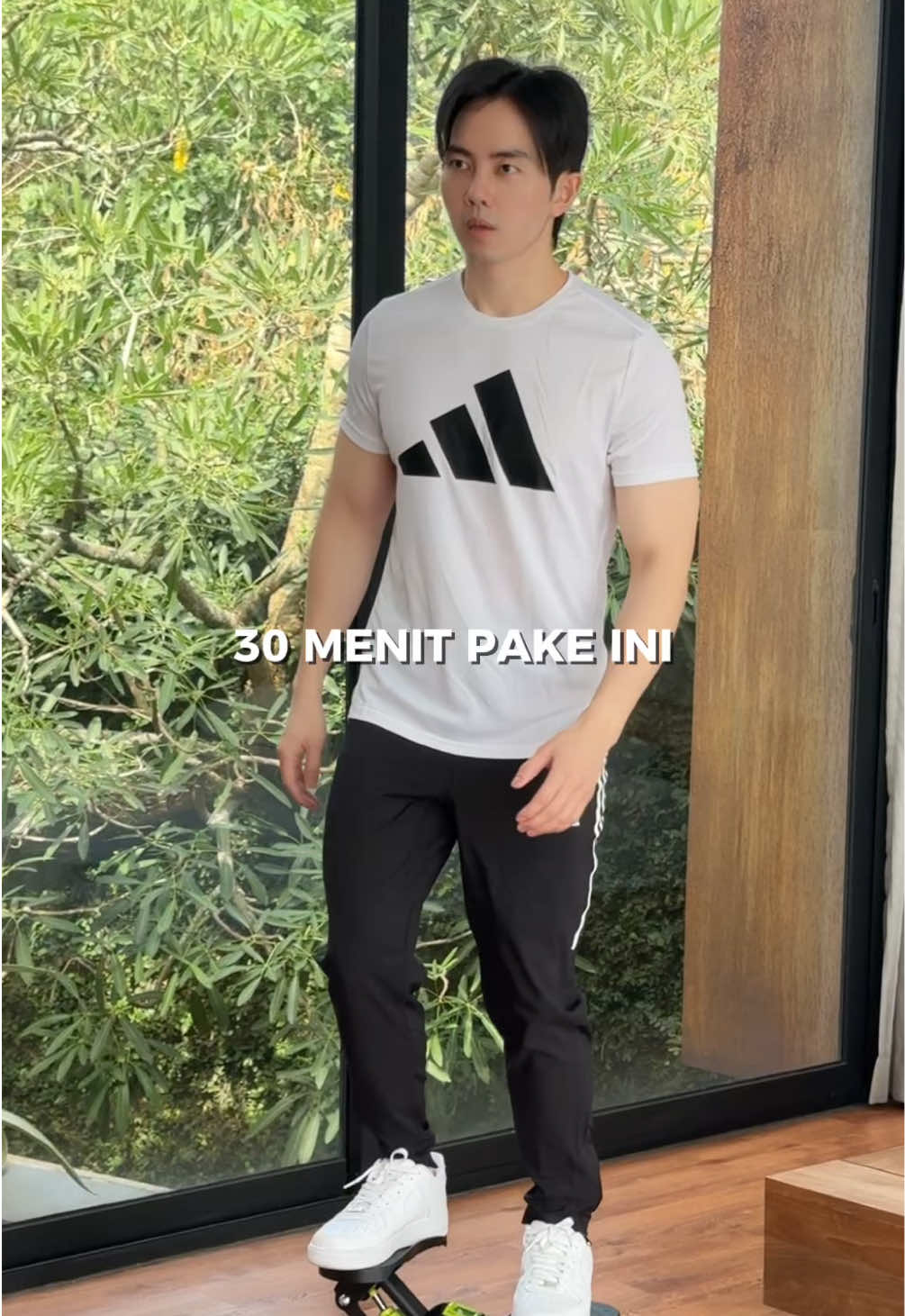 V Steppers Alat Olahraga Kaki. Material kokoh dan premium. Multifungsi untuk kaki tangan dan punggung. Olahraga jadi praktis bisa dilakuin cuma dari rumah aja