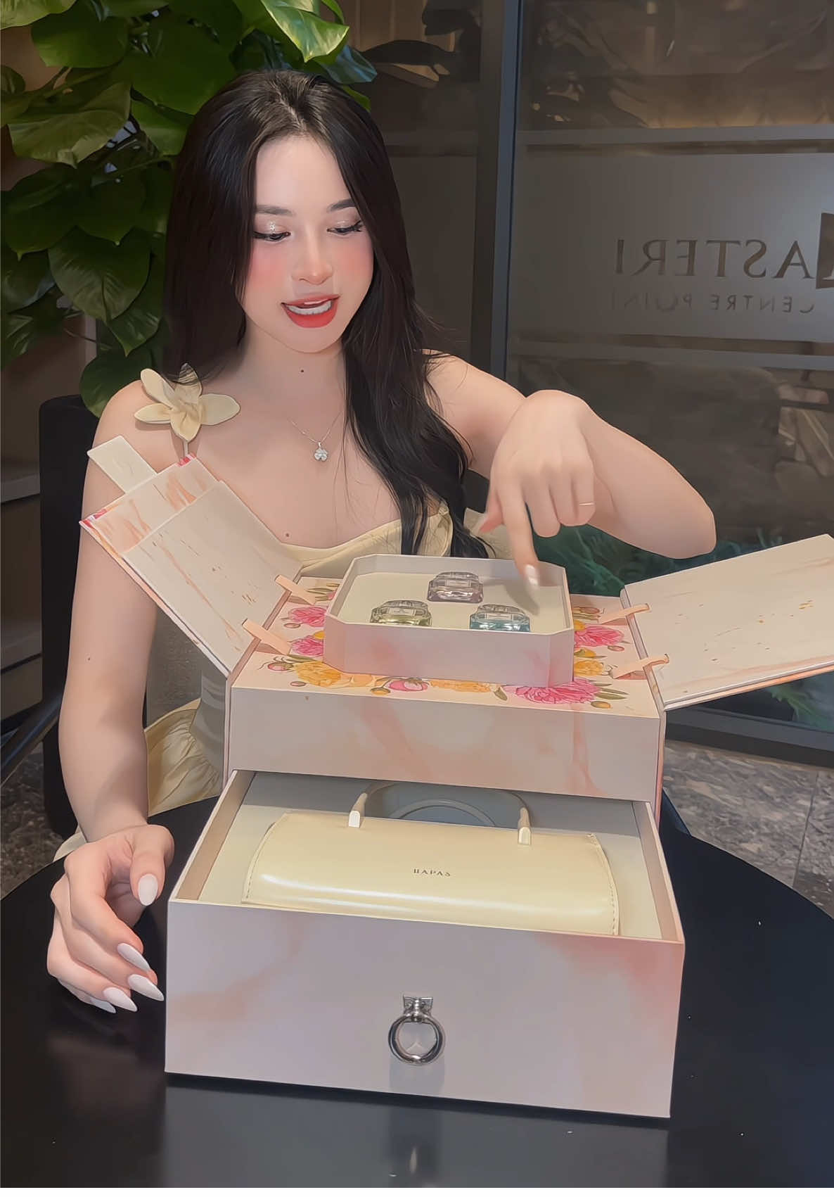 Tặng nhau niềm vui, giữ nhau tình cảm ❤️ ♥️ #HAPAS #QUATANG20/10 #YEUTUDIEUNHONHAT #minmetbay #xuhuongtiktok2025 