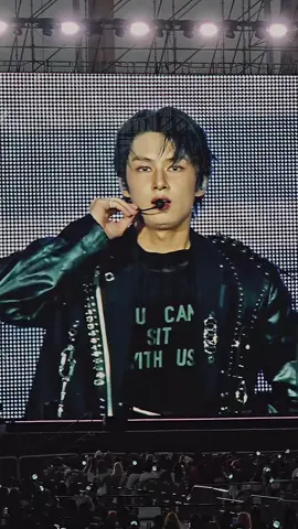 jun became more cooler 😎#junhui #seventeen 