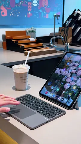 Foldable new iPad keyboard, a portable piece of equipment. Applicable to Apple and Android#iPad keyboard #iPad case #Rotating keyboard #New iPad keyboard #iPad #iPad Pro #Multifunctional iPad keyboard