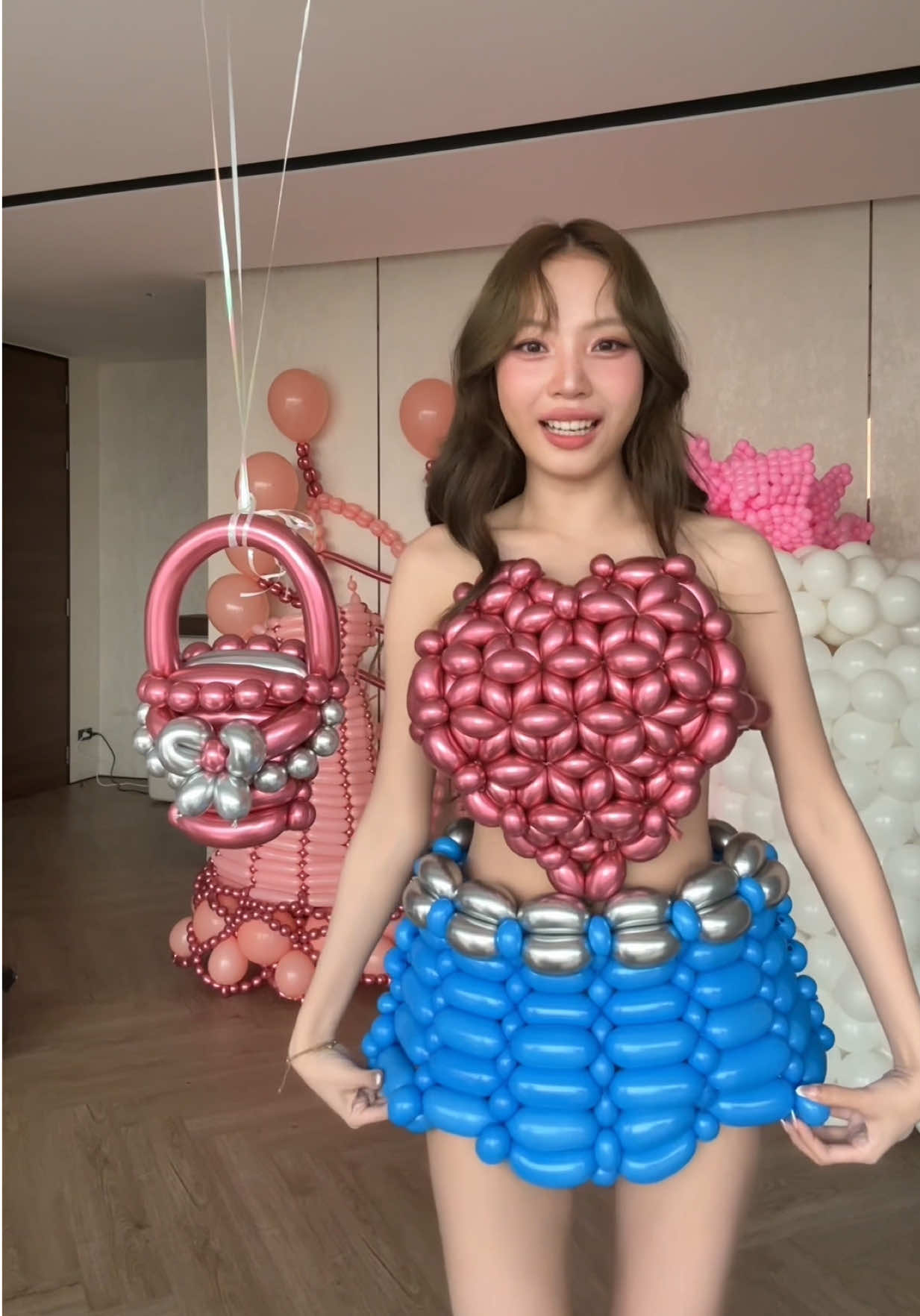 ชุดใหม่เพิ่งมาส่ง 