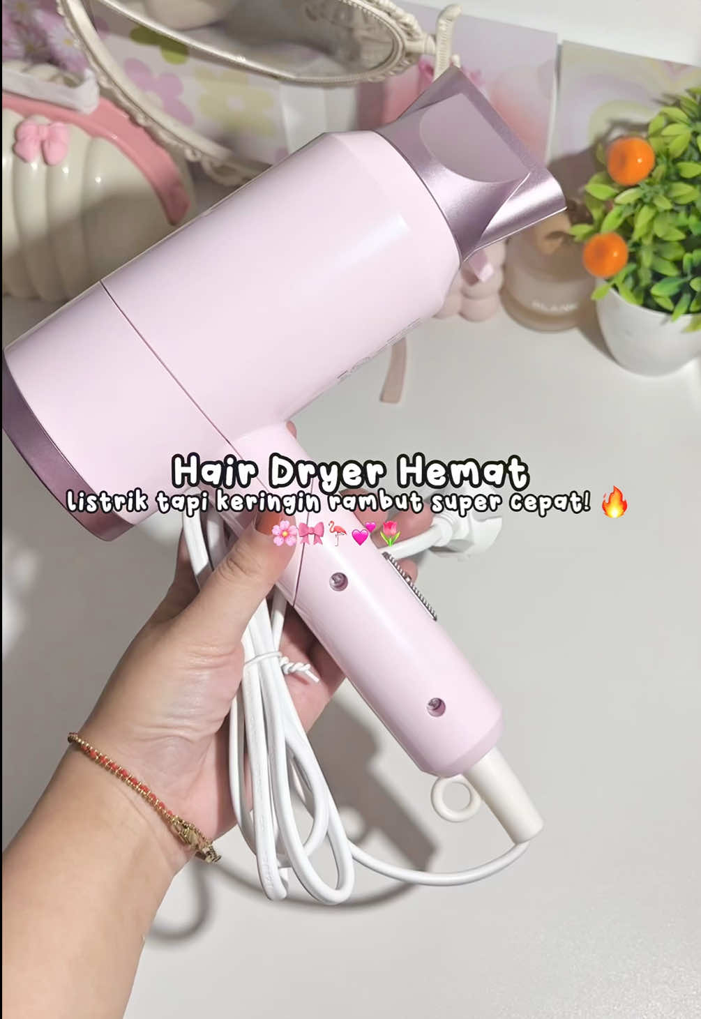 Rambut basah = drama? 🚫✨ Sekarang nggak lagi! Pakai SAMONO Hair Dryer 300W 💨 ✔ Hemat listrik (low watt) ✔ Anti bikin rambut rusak ✔ Desain lipat, gampang dibawa ✔ Garansi 1 tahun Praktis, murah, dan stylish banget! 🔥 📌 Cek sekarang sebelum Flash Sale habis! #samono #hairdrayer #hairdrayersamono #hairdrayermurah #hairdrayerpromo 