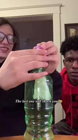Showing my boyfriend how a tampon works #scare #scared #scareprank #prank #fun 