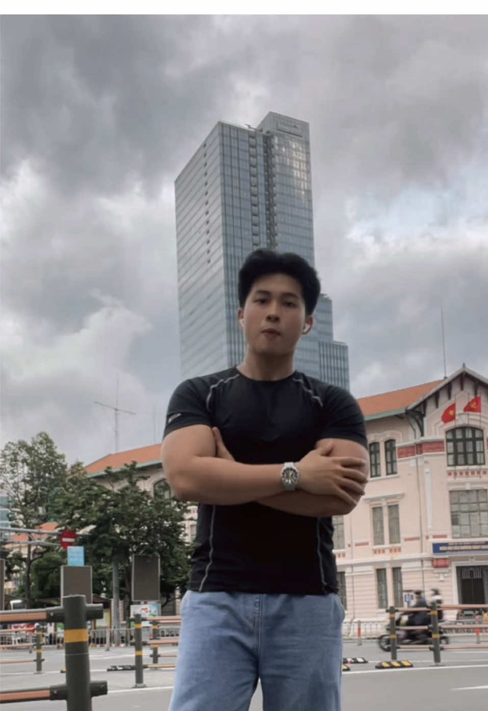 Nhảy lẹ chứ mưa 😅