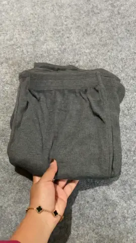 Sebagus ini jangan disia-siain senggg #flarepants #kulot #ribknit 