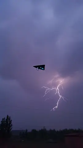 TR-3B Spotted in the Stormy Skies #ufo #UFOs #UAP #uaps #ovni 