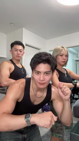 タンクトップ三兄弟#タンクトップ界隈 #バグ @TAICHI（筋達磨）💪👹 @りかべる 