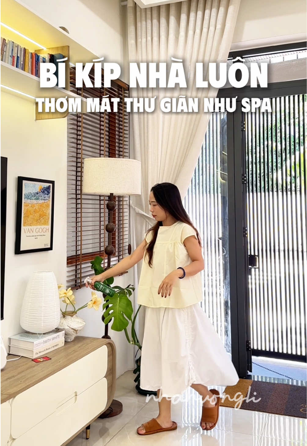 Bí kíp giúp nhà luôn thơm mát lại phòng tránh được muỗi kiến gián hiệu quả là đây nha 😍 #nhahuongli #binhxittinhdau #tinhdauthomphong #julyhouse #xitphongtinhdaujulyhouse 