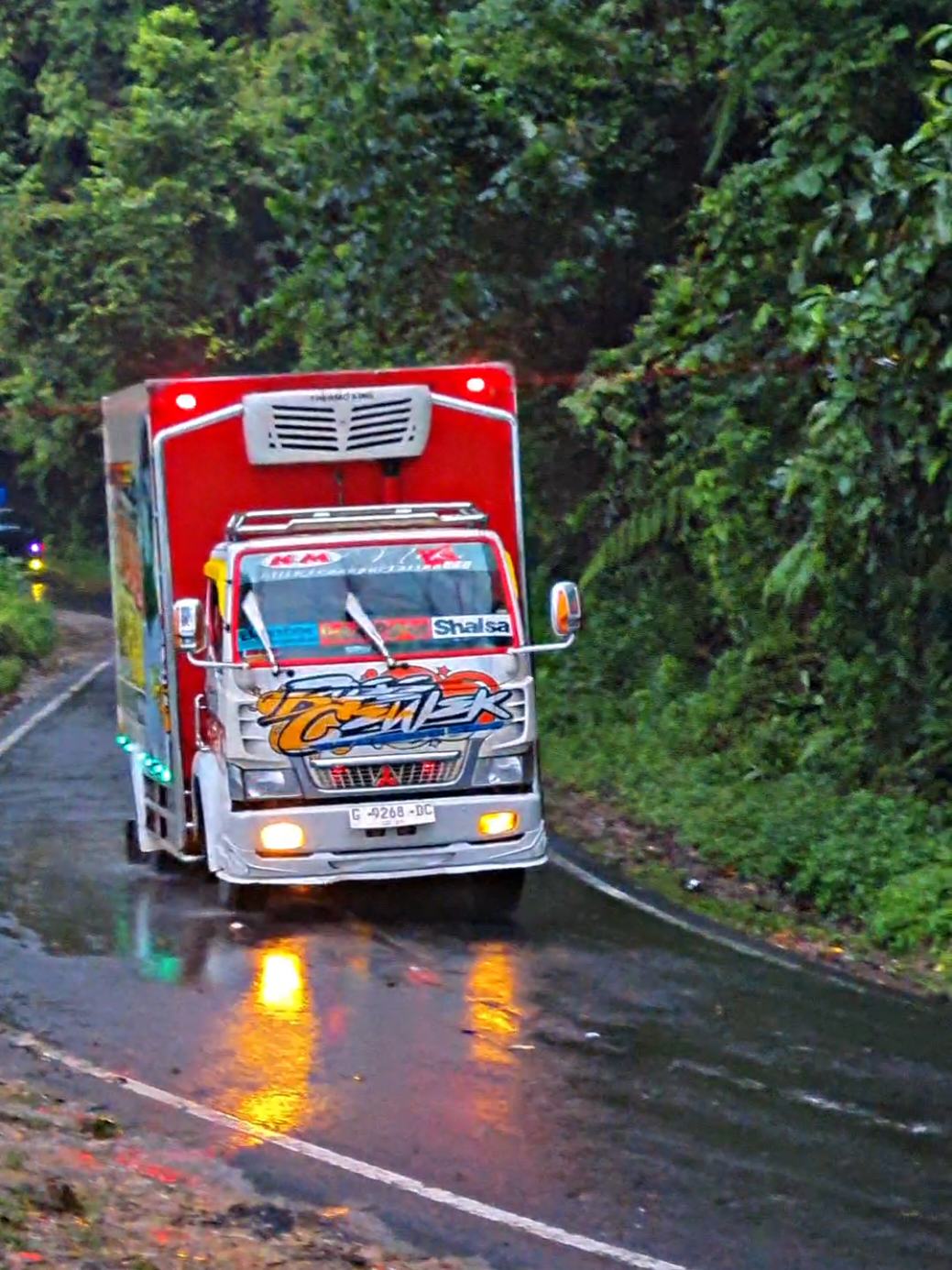 Aduhh knpa gak singgah tdi bg, atauran mau buat sinematik 🤣#truck #truckganteng😍 #truk_oleng #viralvideo #fyp 