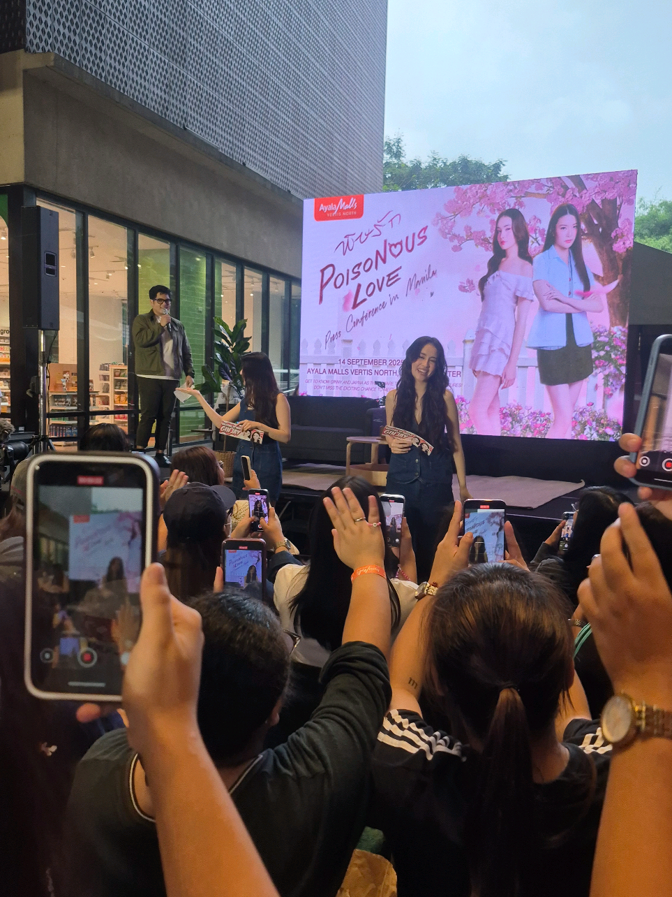 Uuwi ko na kayo😭🇹🇭 #thailand🇹🇭 #poisonouslove #gl #ginnygena #Wlw 
