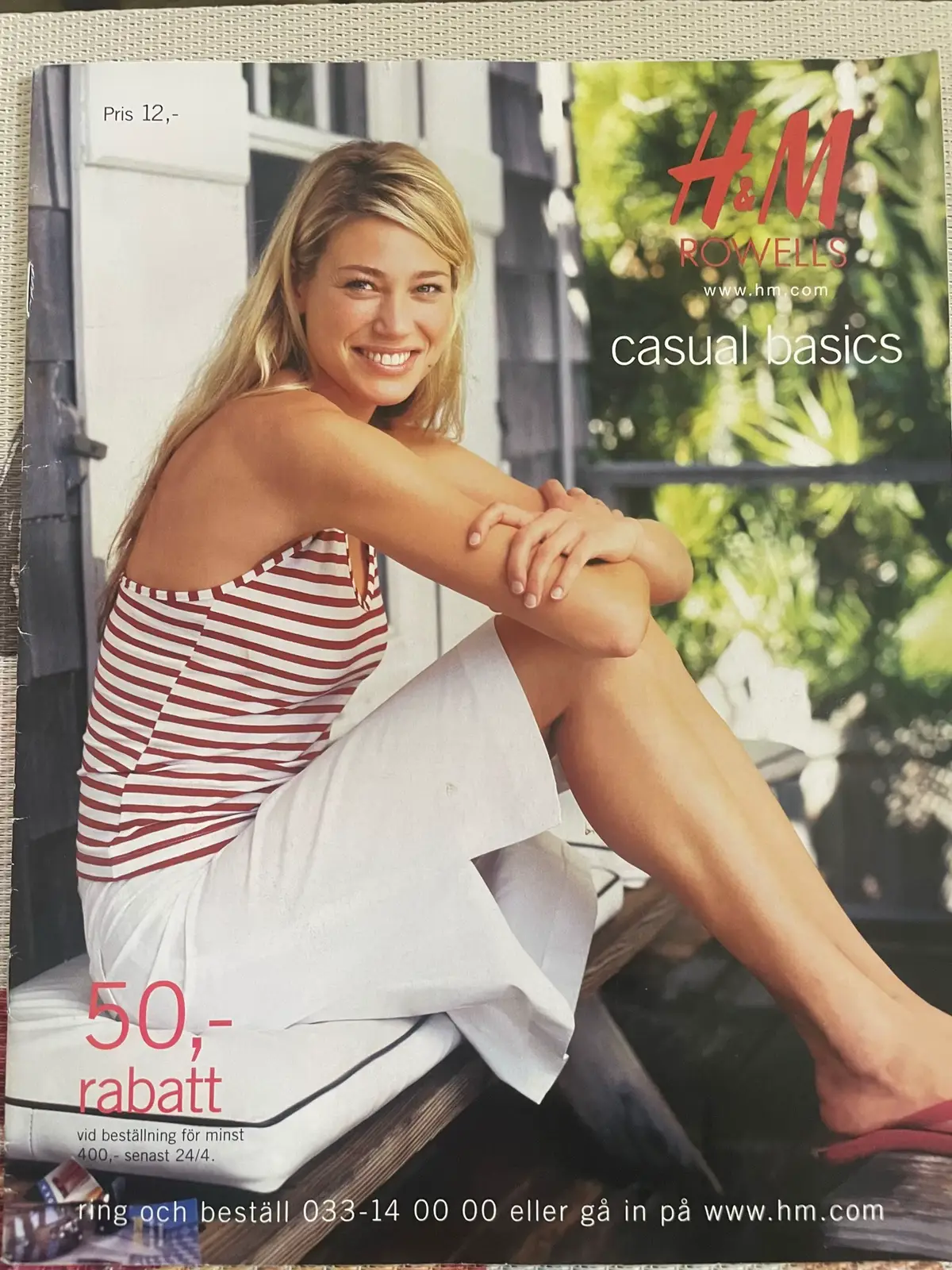 Ytterligare en tunn katalog från H&M med lite sommarinspo. Vet inte om det bara är jag, men när någon säger 2003 så tänker jag att det var ju nyss. Inte 22 år sedan🥹 #hm #2003 #vintagefashion #mode