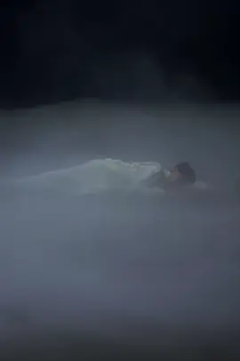 Seorang Meng long hanya 1 di dunia, pria yg manis lembut itu kini sudah tiada, jika semua orang di dunia ini melupakan mu, Hanya ada 1 wanita yg selalu mengingat mu dan mendoakan mu selamanya, yaitu ibumu  #fyp #xybcafyp #dramachina #yumenglong 