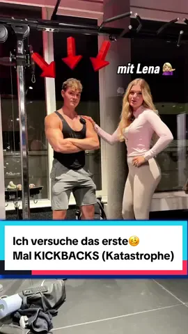 Diese Übung mach ich nie mehr wieder!🥴Mein Ego wurde mal wieder von Lena zerstört… . @esncom Code „LAT“ für beste Supps💊 @gymshark Code „LAT10“ beste Gymwear🦈🎽 (*ANZElGE) . #gym #fitnessstudio #Fitness #muskelaufbau #GymTok 
