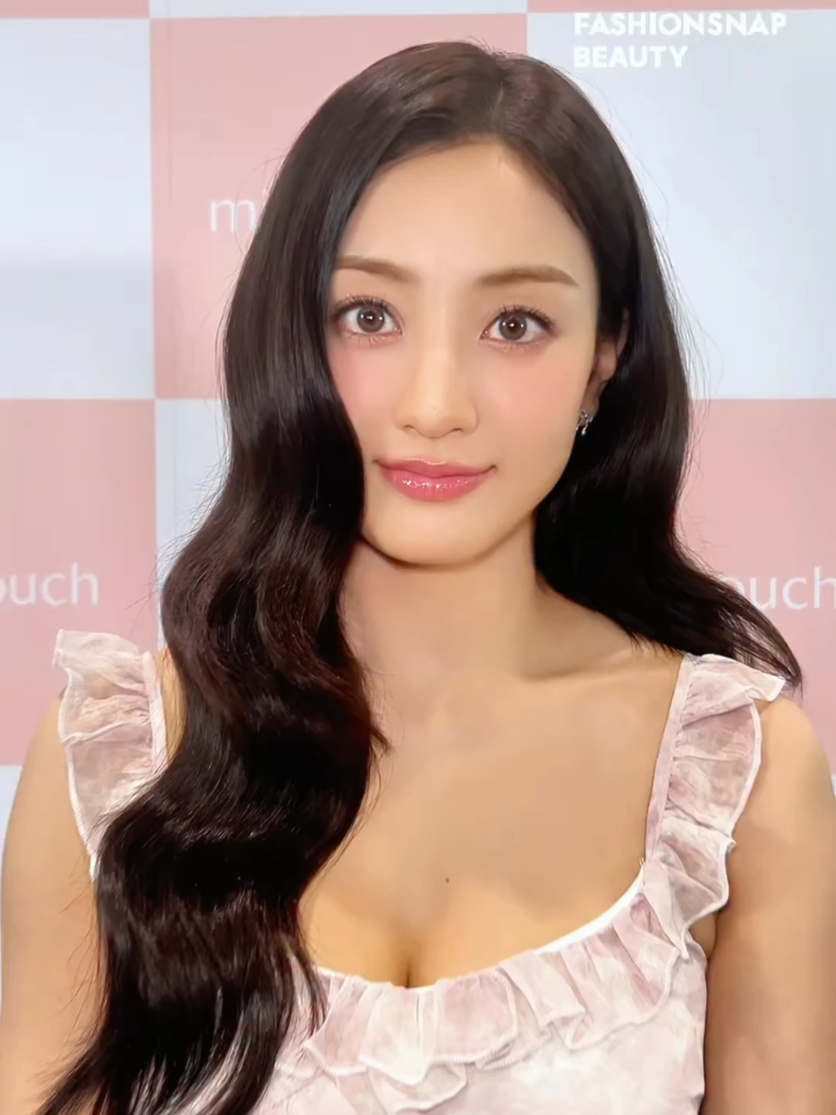 TWICEのジヒョさんが「ミルクタッチ（milktouch）」の新作マスカラの発表会に登場🦄✨まつげがぱっちりキマった時にしたくなることや、ONCEへのメッセージをいただきました💌 #JIHYO #ジヒョ #TWICE #트와이스 #milktouch  @TWICE 