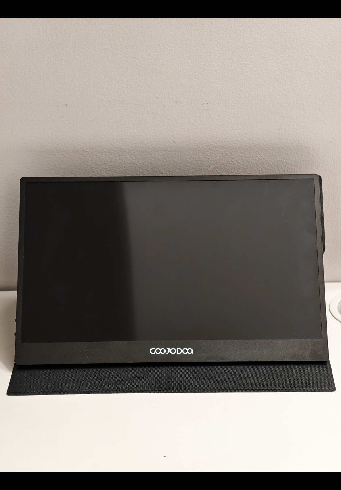 ✨ Turn any place into your workspace or gaming zone!  💻🎮 The GOOJODOQ 15.6” Portable Monitor gives you Full HD clarity, USB-C/HDMI connectivity, and works with laptop, iPad, Mac, phone, Xbox, Switch, PS4 & more! 🔥  Perfect for work + play. #portablemonitor #GOOJODOQ #workanywhere #techessentials #laptopsetup 