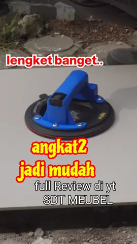 mantap juga nih alat kop kaca, angkat-angkat jadi mudah.. - MOLLAR CSP04003 CORDLESS SUCTION CUP. #powertools 