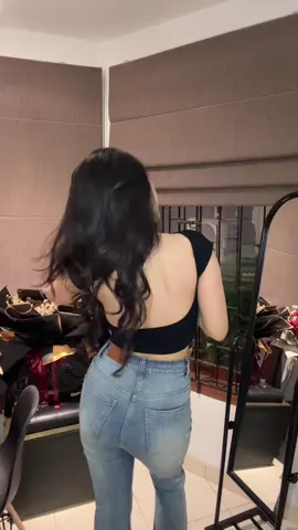 finally bisa pake baju ini gara gara nemuin bra ini 🥰 #backless #backlesstop #backlessbra 