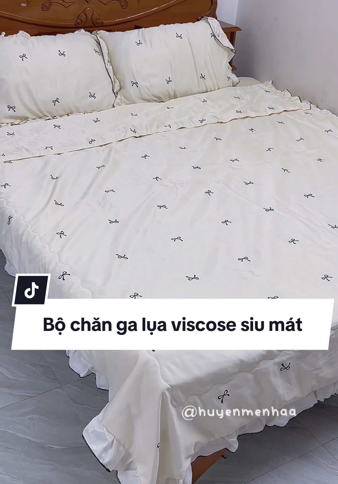 Lâu lâu mới sắm được combo chăn ga ưng ý mọi người ơi, mát rượi luônnn #changalua #viscose #changa #huyenmenhaa 