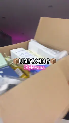 UNBOXING @Stylevana 🎀🤩 🪽codice sconto: INF10LORIJAY  ##fyp##skincare##skincarecoreana##stylevana##stylevanahaul##unboxinghaul##gifted