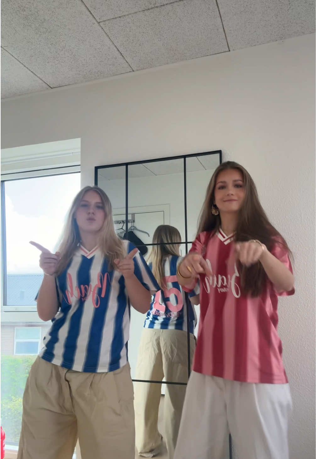 #reklame | @Grunt  Vi elsker vores nye Jerseys fra Grunt!💌🫰#copenhagenstyle #2025 #fyp #dance @Nana 