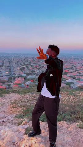Nin magaladisii ku xayaadaya guulayso awoowe@Sayga haaji @saadaq-cagmadhige #somalilandtiktok💚🤍❤ #salebandheere143 #somalilandtiktok💚🤍❤️🦁💪 #hargeysa #xamarcadey🇸🇴🇸🇴🇸🇴🇸🇴 
