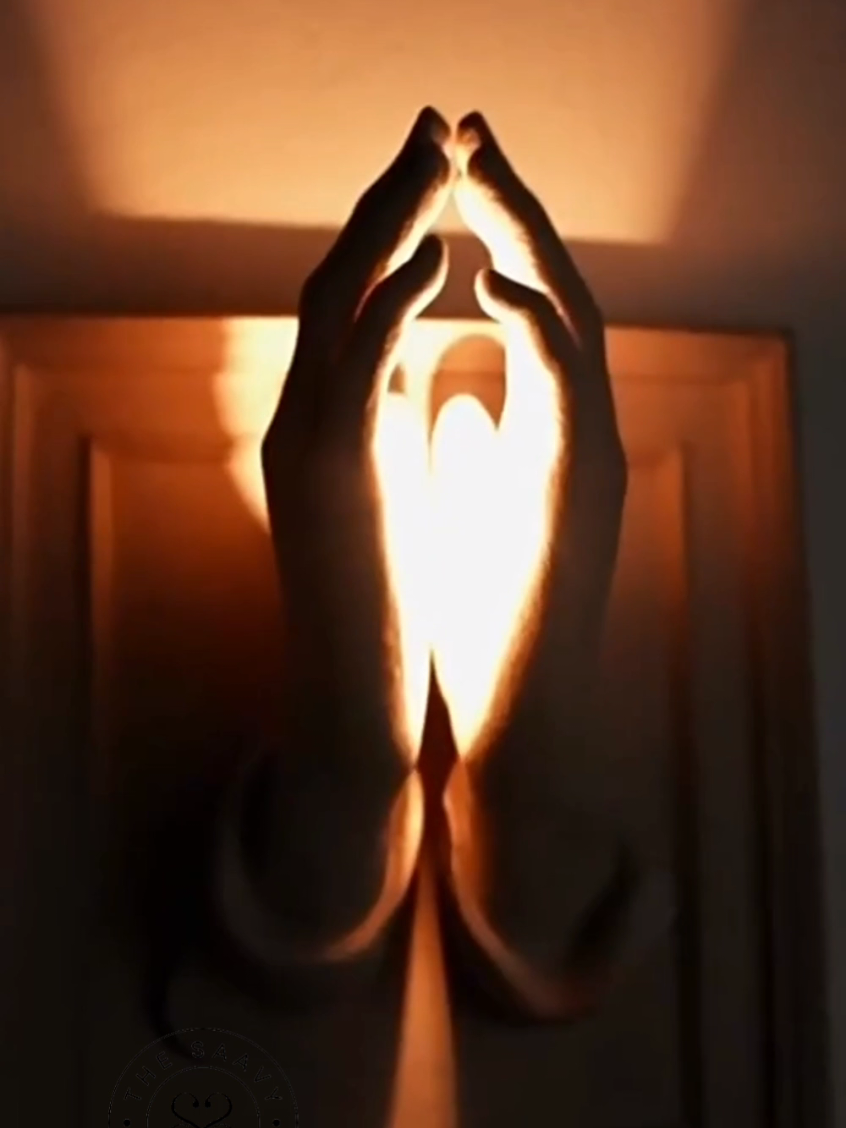 𝘾𝙃𝙀𝘾𝙆 𝙁𝙐𝙇𝙇 𝘾𝘼𝙋𝙏𝙄𝙊𝙉!  Illuminate ✨ your space with this 3D praying hands candle holder, a stunning wall sconce art sculpture. 𝐏𝐑𝐎𝐃𝐔𝐂𝐓 𝐃𝐄𝐓𝐀𝐈𝐋𝐒: ▪︎ ᴄʟɪᴄᴋ ᴏɴ ʟɪɴᴋ ɪɴ ʙɪᴏ @thesaavyseeker ▪︎ ɢᴏ ᴛᴏ ᴄᴀᴛᴇɢᴏʀʏ ➡️ DECOR INSPIRATION  #ShoppingOnline #CandleHolder #WallSconce #3DArt #HomeDecor    ©️ ᵛᶦᵈᵉᵒ ᶜʳᵉᵈᶦᵗ ᵇᵉˡᵒⁿᵍˢ ᵗᵒ ᵗʰᵉ ʳᵉˢᵖᵉᶜᵗᶦᵛᵉ ᵒʷⁿᵉʳ⁽ˢ⁾ - ᵖˡᵉᵃˢᵉ ᶜᵒⁿᵗᵃᶜᵗ ᶠᵒʳ ᶜʳᵉᵈᶦᵗ ᵒʳ ʳᵉᵐᵒᵛᵃˡ