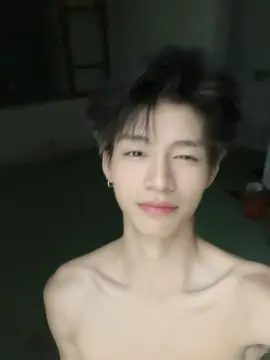 Cớ sao lại quen anh 😇
