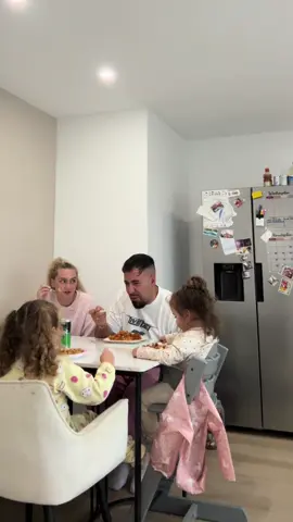 Miras Reaktion 😂😂😂 #hafamily #viral #foryou #fürdichseite #familyvideo #miratas #prank 