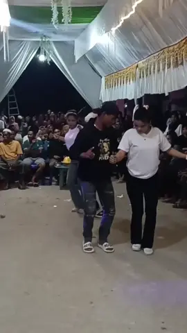 joget asyik Sulawesi Selatan #sulawesi #viral #jogetsulawesi 