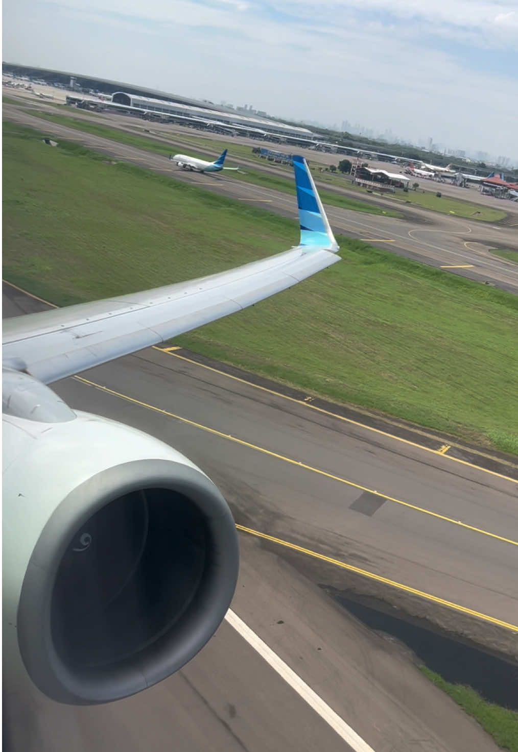 yang lain makin ketinggalan 🚀 #garudaindonesia #boeing737 #jakarta #soekarnohatta #fypシ 