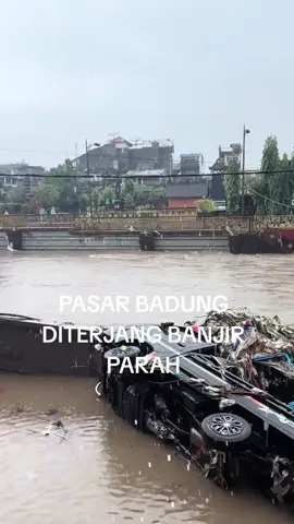 PASAR BADUNG BALI DITERJANG BANJIR PARAH 🥀‼️ #trendingvideo #tiktok #viral #banjirbali #bali source of = @dewipuspita0197 