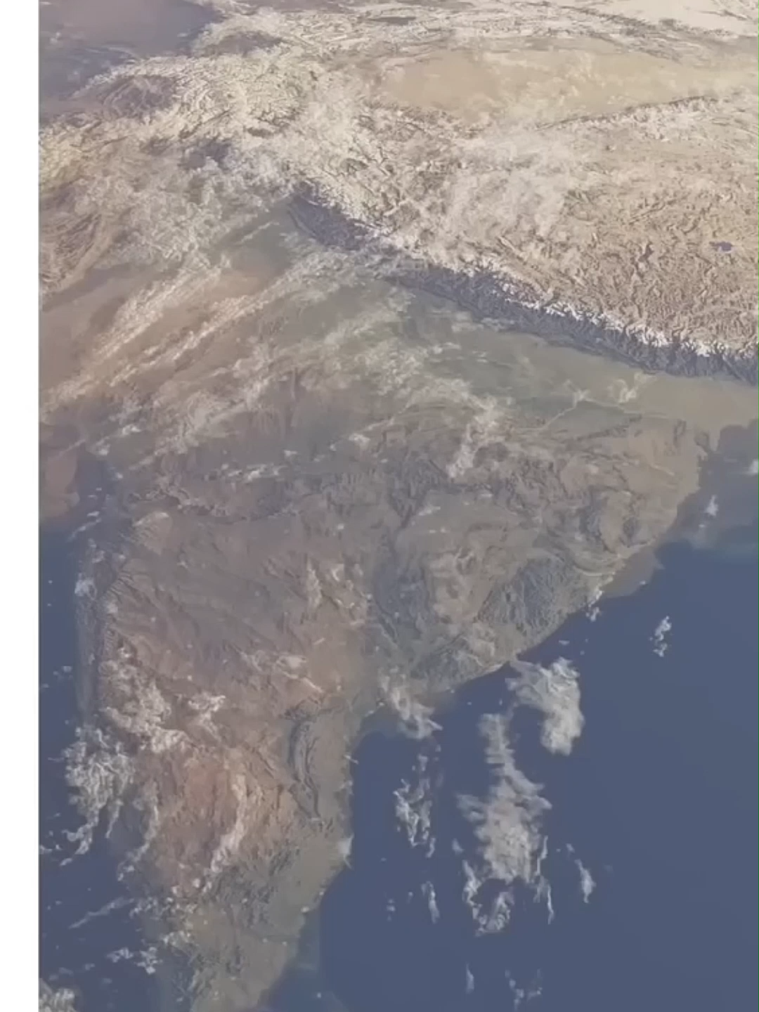 سورة المائدة 68 ‐ قُلۡ يَٰٓأَهۡلَ ٱلۡكِتَٰبِ لَسۡتُمۡ عَلَىٰ شَيۡءٍ حَتَّىٰ تُقِيمُواْ ٱلتَّوۡرَىٰةَ وَٱلۡإِنجِيلَ وَمَآ أُنزِلَ إِلَيۡكُم مِّن رَّبِّكُمۡۗ وَلَيَزِيدَنَّ كَثِيرٗا مِّنۡهُم مَّآ أُنزِلَ إِلَيۡكَ مِن رَّبِّكَ طُغۡيَٰنٗا وَكُفۡرٗاۖ فَلَا تَأۡسَ عَلَى ٱلۡقَوۡمِ ٱلۡكَٰفِرِينَ (68) #تدبر_القرآن #سورة_المائدة #القرآن_نور #دعوة_لأهل_الكتاب #تفسير_القرآن