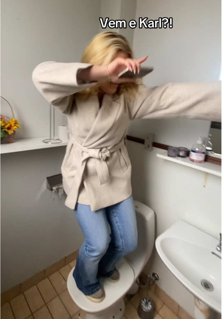 Karl? #foruyou #skandinaviagirls #fortnite #citruscooling #bff 