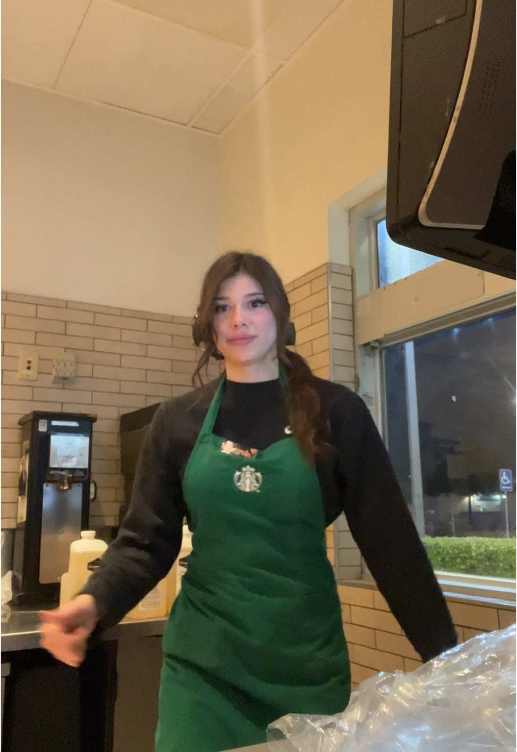 🎀dancy dance at workie hehe🎀 #fyppp #partiii #dancydance #starbucksbarista #fitcheckkk 