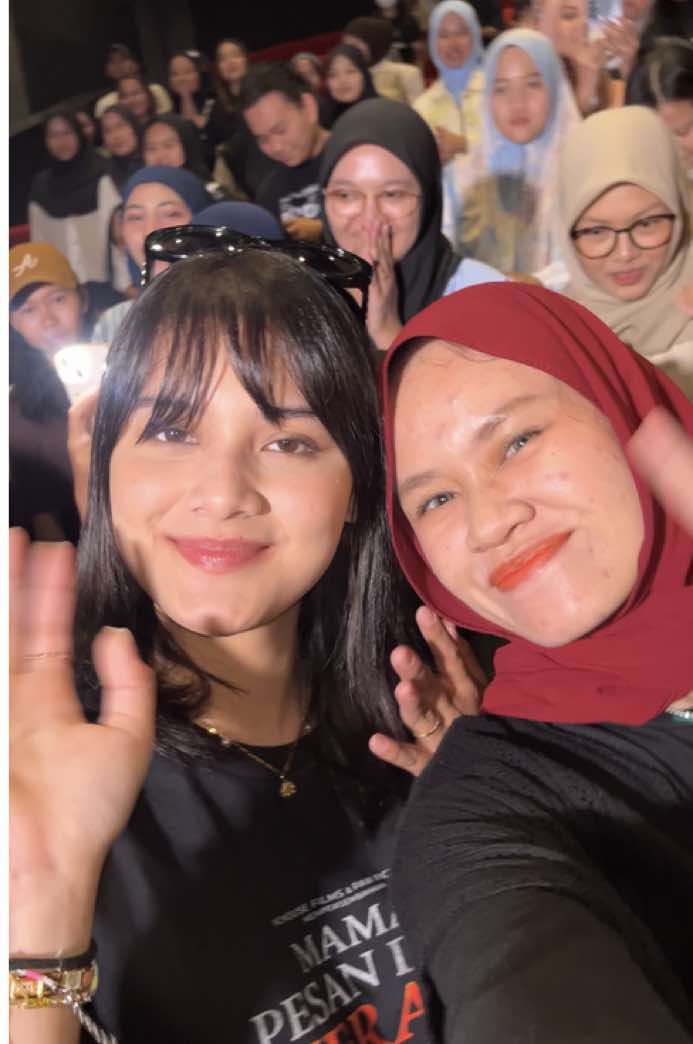ga mau nonton horor tapi aca yg main jadi nonton deh,, superrr cantikkk dan baikkk poll,, makasih aca untuk senyum nyaaa ,, keren poll akting nyaa ,, ikutan ngerasain jadi putrii @aca #calistaarum #mamapesandarinerakataya #CapCut 