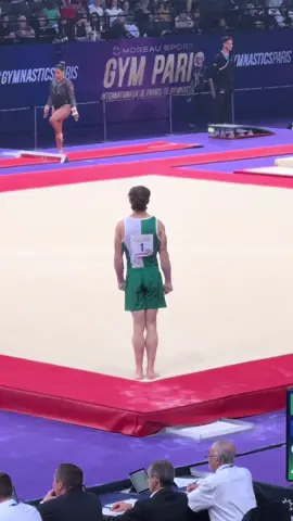 ✨Le club était présent hier lors de la journée de qualifications des internationaux de gym à Bercy pour supporter Adam Cogat, licencié au club de Gym Agrès Velizy et matchant sous les couleurs de l’Algérie 🇩🇿🔴⚫️ Bravo pour cette performance au sol ✨ Merci de rendre fier notre club 💪 #gym #gymnastics #moreausportgymparis #internationauxdefrance 