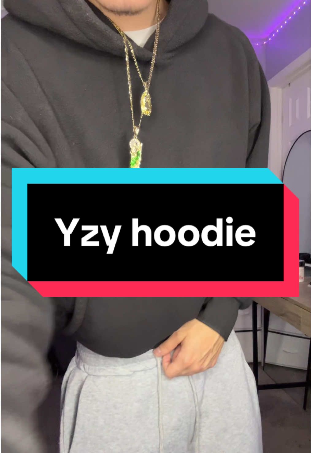 Tuff heavyweight blank hoodie for hoodie season #hoodies #hoodieseason #cropped #streetwear #outfitinspo 