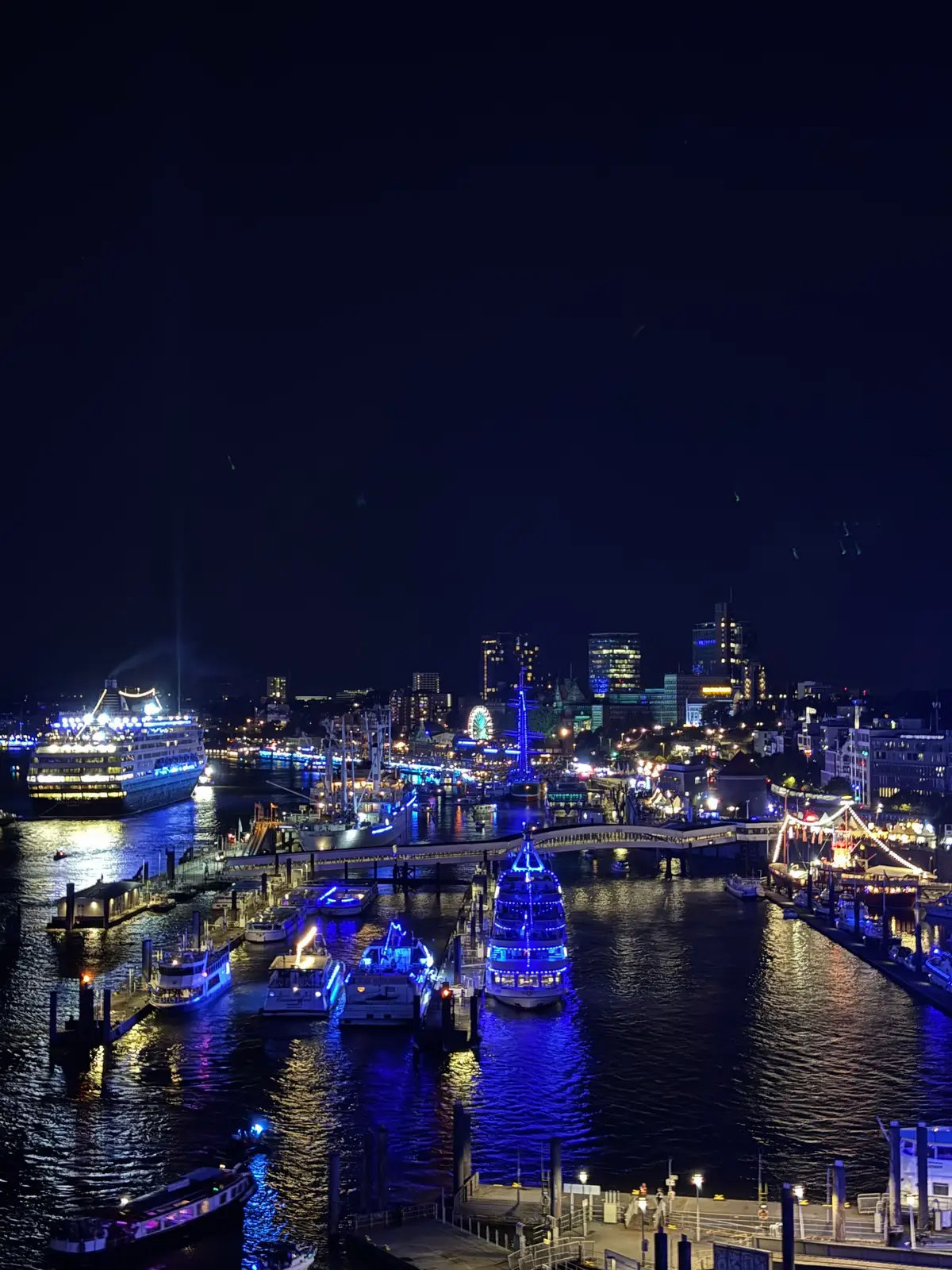 📍HAMBURG      Die schönste Stadt in Deutschland 🇩🇪🫶 #Hamburg #germany #deutschland #cruisedayshamburg  #hamburgerhafen 