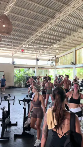This is a place not to be missed for those who enjoy training. Beautiful place with a very good energy 🏋🏻‍♀️💦 #bali #bambufitness #gymbali #crossfitgirl 