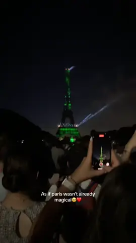 Bastille Day in Paris is a day i’ll never forget✨❤️I was so in awe  #paris #bastilleday #fireworks #fireworkshow #eiffeltower 