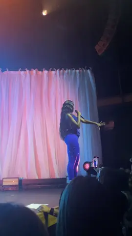 i’m shaking why did she say this … #cocojones #europetour #kevingates #fyp 