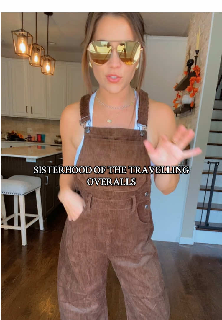These corduroy overalls deserve allll the hype😍 literally they look good on every person I’ve seen them on! Adjustable straps and the nicest material-these are such a great fall outfit option #overalls #corduroy #corduroyoveralls @SCUSTY 